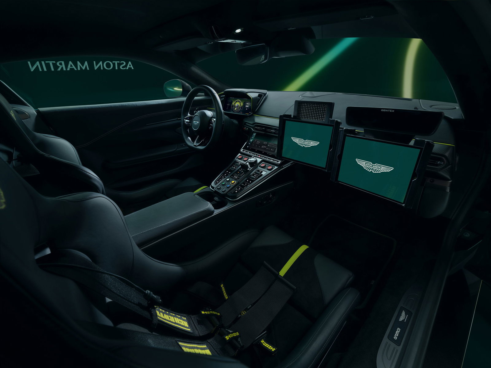 Aston Martin Vantage F1 Safety Car - interior